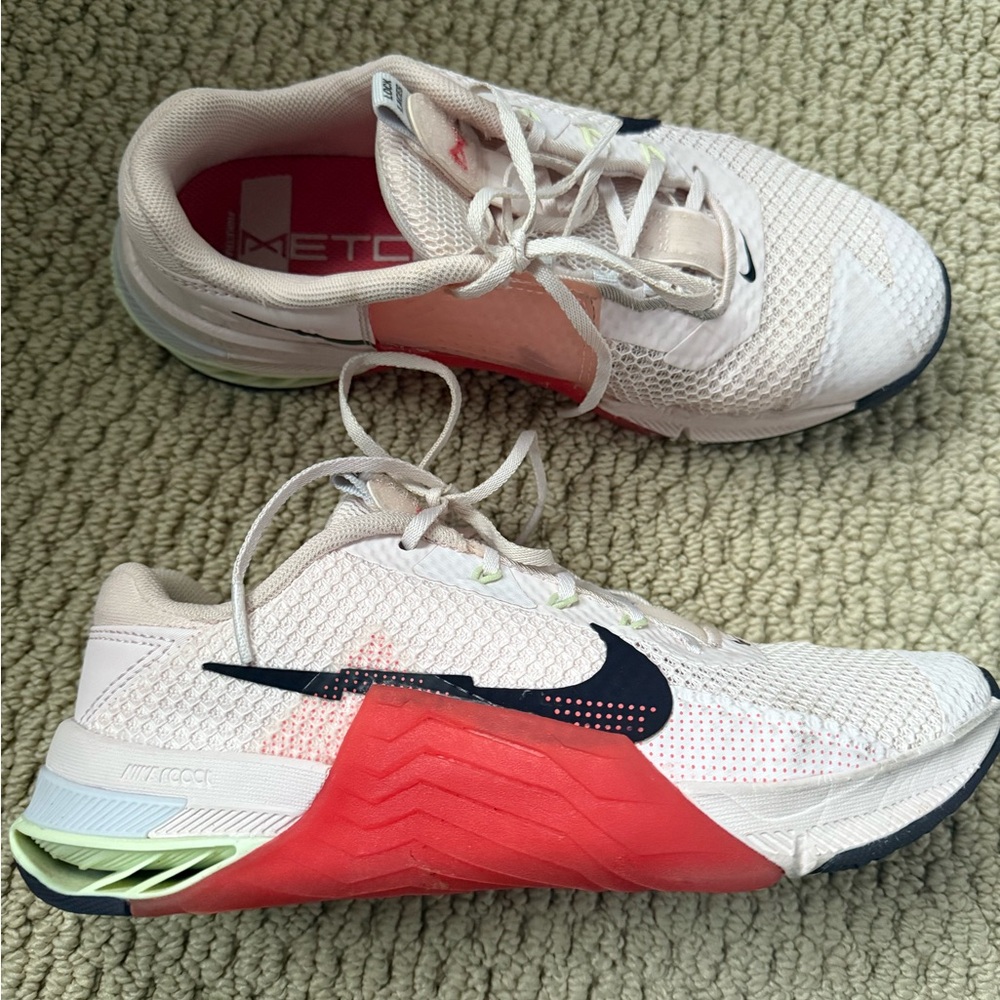 Nike Metcon Training Shoes in White and Red